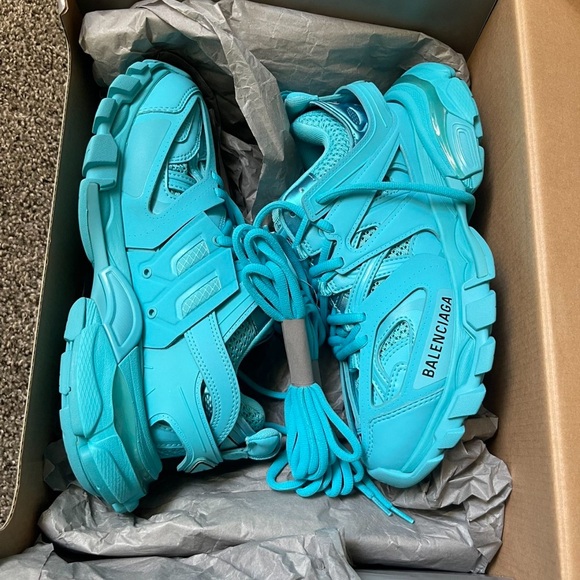 Balencgia - Picture 3 of 4